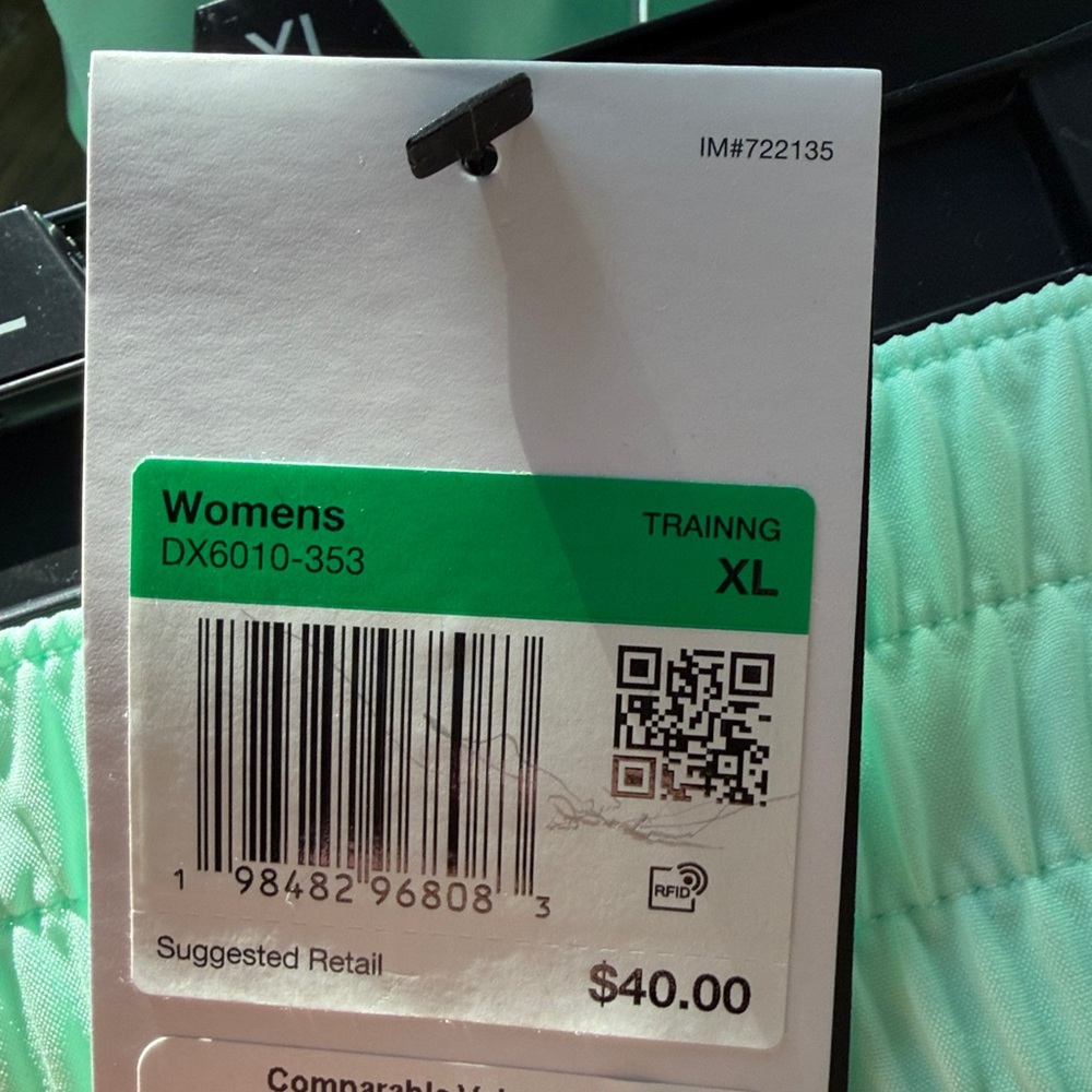 New!! Nike women's running shorts - Picture 7 of 7